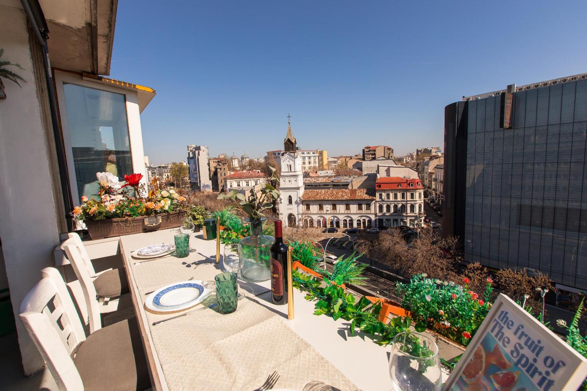 Old Town Apartment With Amazing View From The Balcony Бухарест Экстерьер фото