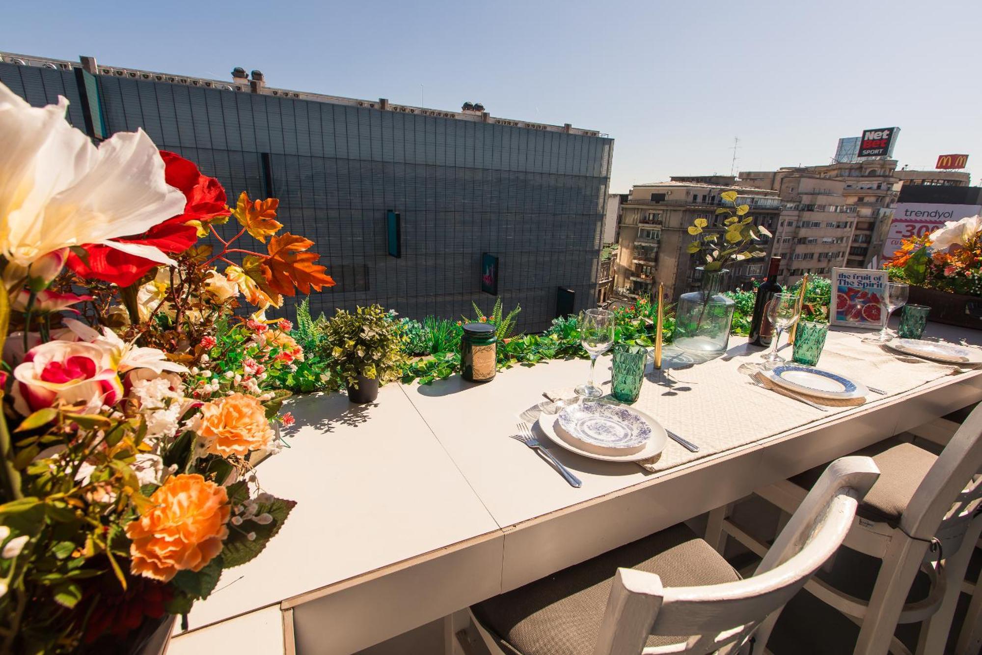 Old Town Apartment With Amazing View From The Balcony Бухарест Экстерьер фото